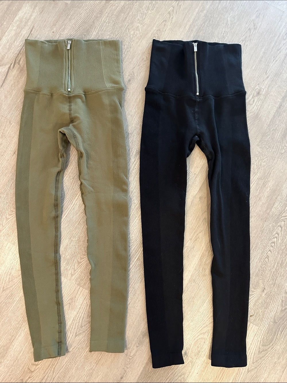 Free People High-Waist Ribbed Zipper Leggings - Olive and Black XS
